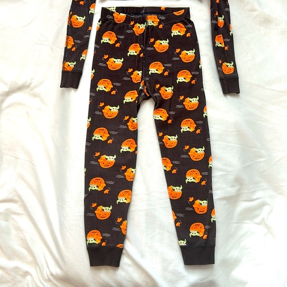 Hanna Andersson Pumpkin Baby Yoda- Grogu Pajamas - Picture 4 of 7